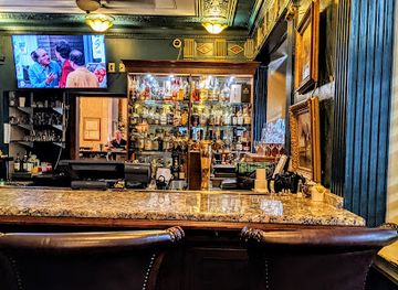 kentucky/louisville/old-louisville/restaurant/lobby-bar-grill-at-the-brown-hotel