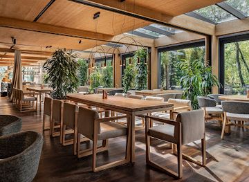 ukraine/kyiv/holosiivskyi-district/restaurant/merchant-s-yard