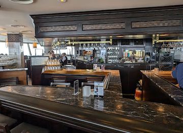 canada/peace-river-country/restaurant/skylon-tower-revolving-dining-room