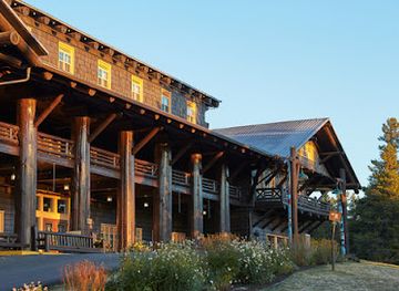 montana/glacier-national-park/restaurant/glacier-park-lodge