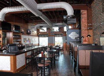 iowa/davenport/restaurant/front-street-pub-eatery