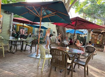 florida/key-west/restaurant/blue-heaven