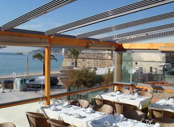 portugal/arrabida-natural-park/restaurant/o-velho-e-o-mar