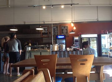 canada/pembina-valley/restaurant/king-s-deli-market-eatery