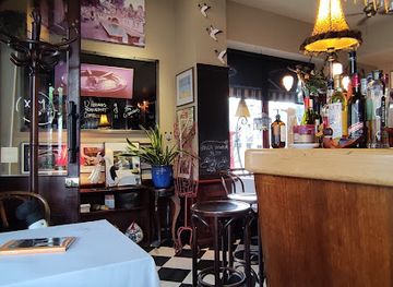 australia/melbourne/fitzroy/restaurant/mon-ami