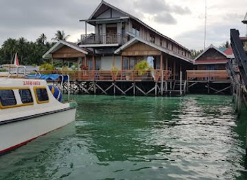 indonesia/pulau-derawan/restaurant/derawan-beach-cafe-cottage