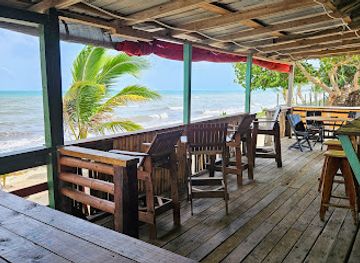 belize/toledo-district/restaurant/malula-beach-bar-n-grill