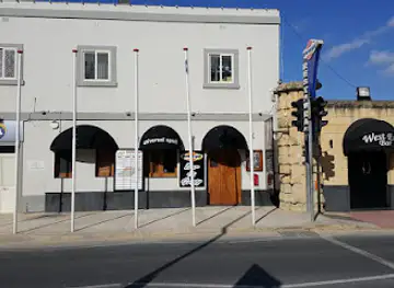 Universal Sport Bar & Restaurant