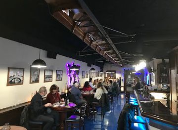 ohio/cincinnati/mount-adams/restaurant/world-glass-bar