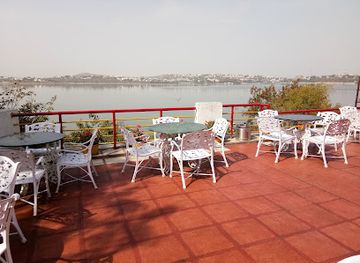 india/bhopal/restaurant/wind-and-waves-restaurant