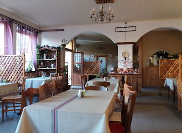 hungary/central-transdanubia/restaurant/varvolgy-vendeglo