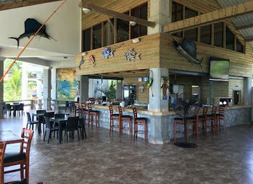 honduras/mosquito-coast/restaurant/the-marine-grill-and-seafood-restaurant