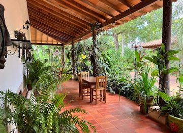 paraguay/pantanal/restaurant/hotel-restaurant-colonial-los-jardines-de-aregua