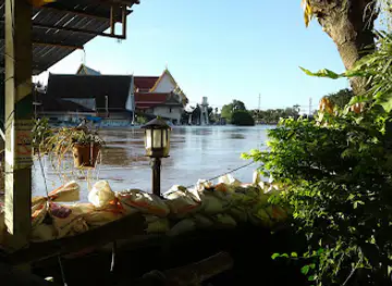 Fueng Fah Pla Maenam Restaurant