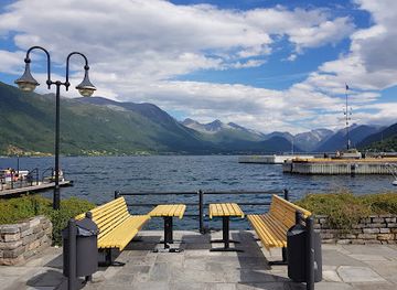 norway/more-og-romsdal/restaurant/piccola-mama-rosa