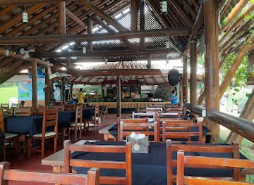 brazil/serra-do-roncador/restaurant/lago-da-serra