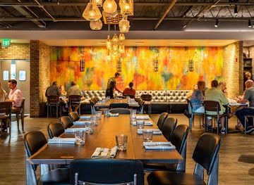 florida/treasure-coast/restaurant/district-table-and-bar