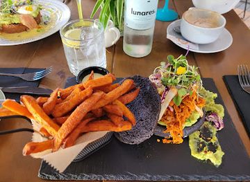 gibraltar/rosia-bay/restaurant/hustle-n-flow-eatery-gibraltar