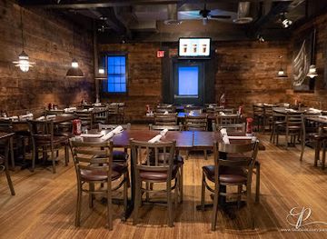 michigan/ann-arbor/restaurant/blue-tractor-bbq-brewery