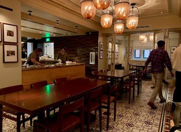 ohio/cincinnati/restaurant/metropole