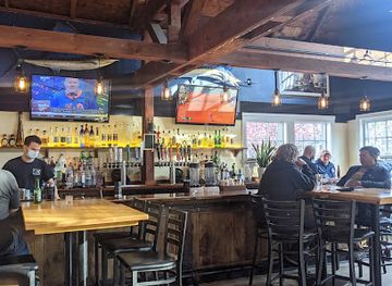 massachusetts/nantucket/restaurant/the-charlie-noble