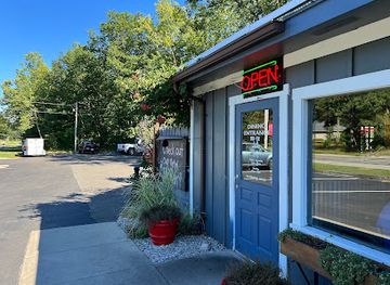 michigan/sleeping-bear-dunes-national-lakeshore/restaurant/oaky-s-tavern