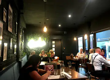 Oscar's Wine Bar