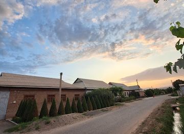 uzbekistan/surkhandarya-region/restaurant/oltin-baliq
