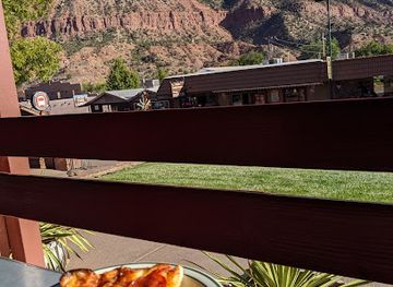 utah/zion-national-park/restaurant/zion-pizza-noodle-co
