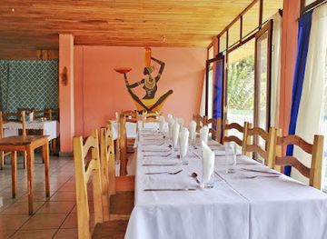 madagascar/andasibe/restaurant/vane-resto