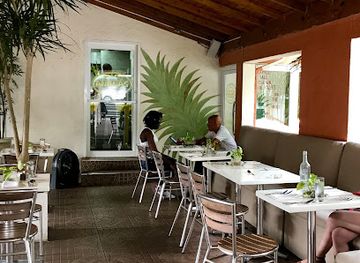 haiti/petionville/restaurant/anana-s