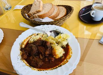 bosnia-and-herzegovina/zenica-doboj-canton/restaurant/rostilj-i-nacionalni-restoran-salcinovic