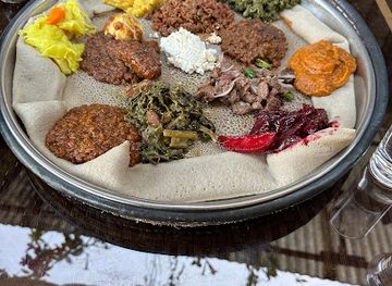 ethiopia/shewa/restaurant/dashen-traditional-restaurant