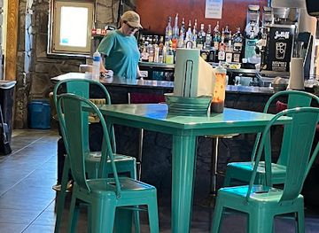 oklahoma/lake-texoma/restaurant/hobo-house-of-burgers-and-booze