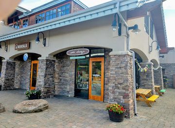 montana/big-sky/restaurant/yeti-dogs