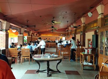 myanmar-burma/yangon/bahan/restaurant/garden-bistro