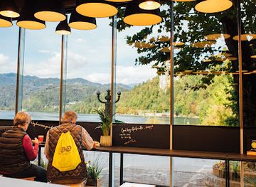 slovenia/bled/restaurant/market-by-the-lake