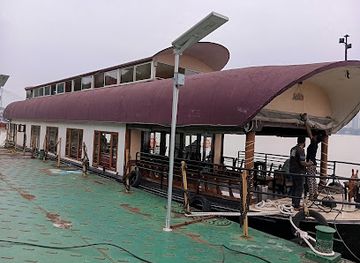 india/ganga-yamuna-doab/restaurant/floating-restaurant-west-bengal-tourism