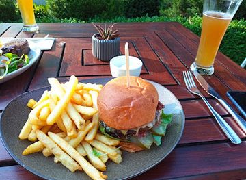 australia/central-highlands/restaurant/katers-restaurant-and-katers-larder