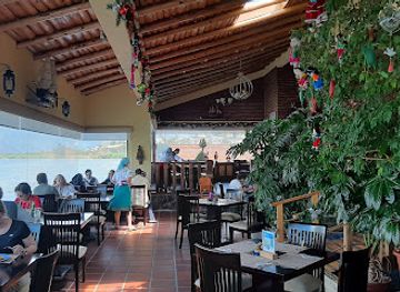 ecuador/imbabura-region/restaurant/puerto-lago-lago-san-pablo