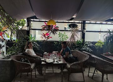 ecuador/salinas/restaurant/cafe-jazz