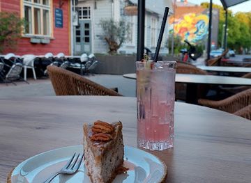 estonia/parnu-beach/restaurant/room