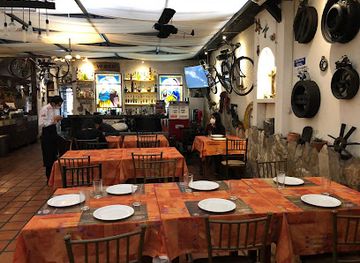 ecuador/western-lowlands/restaurant/tres-estrellas