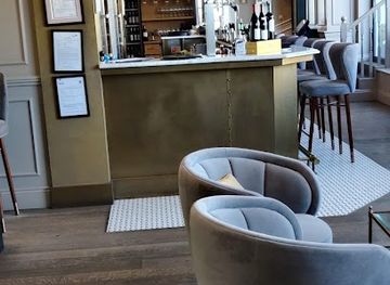 guernsey/st-saviour/restaurant/la-reunion-randalls