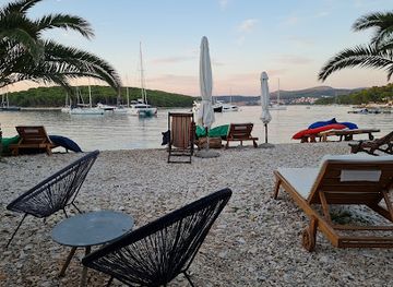 croatia/hvar/restaurant/tri-grede