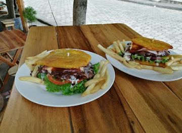 nicaragua/masaya/restaurant/chelivett-s-house