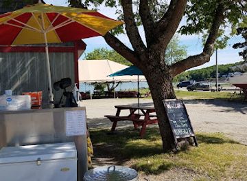 maine/rockland/restaurant/jjs-schooner-dogs