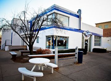 wisconsin/madison/restaurant/monty-s-blue-plate-diner