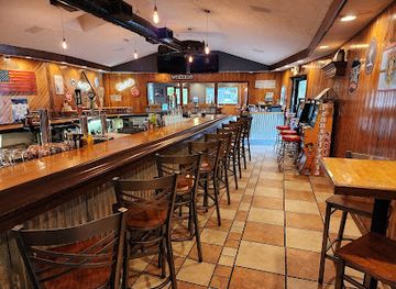 pennsylvania/lake-erie/restaurant/creeks-bar-and-grille