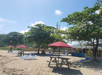 jamaica/port-maria/restaurant/d-shore-beach-bar-and-restaurant